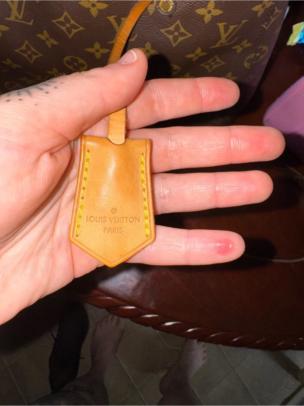 Louis vuitton Montaigne GM with shoulder strap. - Picture 7 of 16